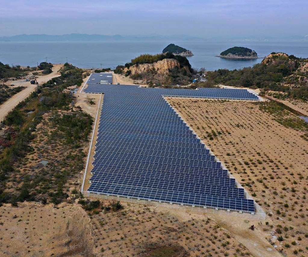 Sea-facing surface photovoltaic aluminium and steel support system