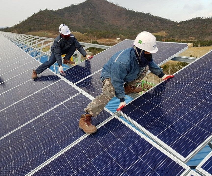 Roof solar bracket installation