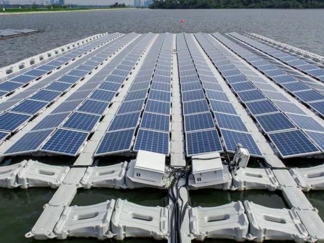 Floating photovoltaic structure